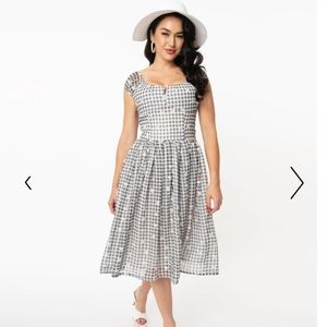 Magnolia Place Unique Vintage Black & White Gingham Daisy Swing Dress NWT Size M